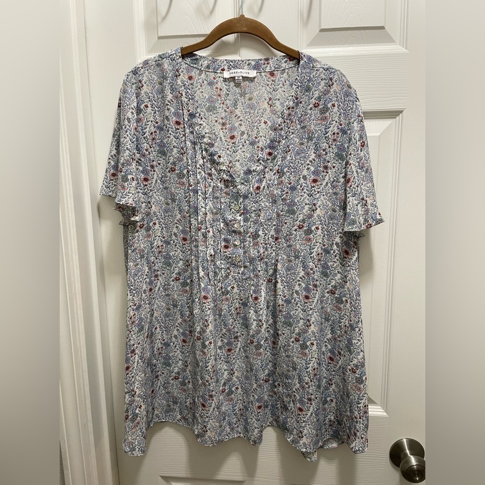 Floral blouse pleated